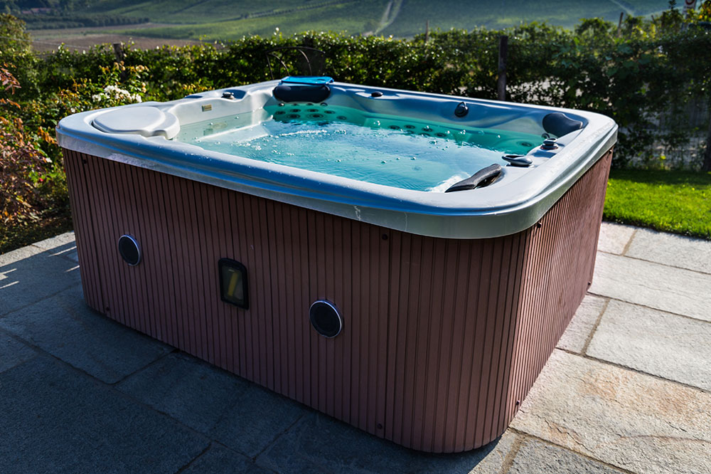 4 Questions to Ask While Buying a Hot Tub